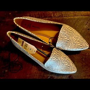 NWT Time and Tru Pointed-Toe Flats
